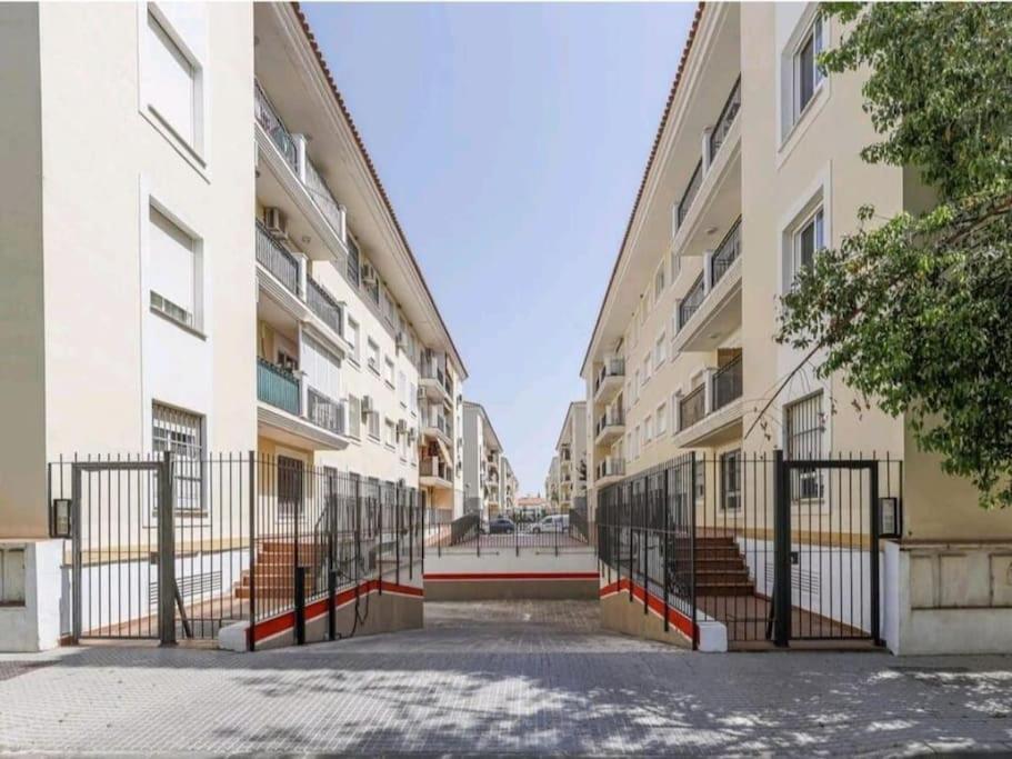 Alojamiento Con Piscina Y Parking En Sevilla La Algaba Dış mekan fotoğraf